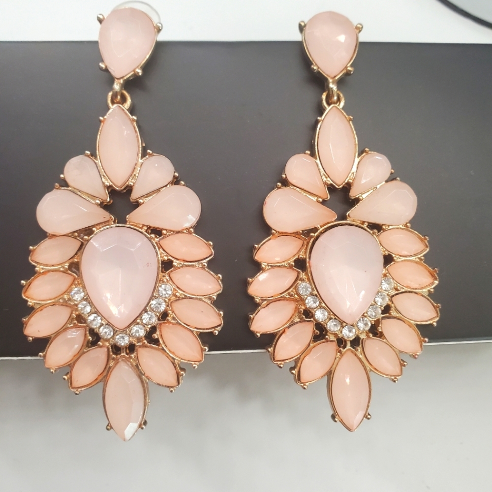 Dangle flower blush pink earrings